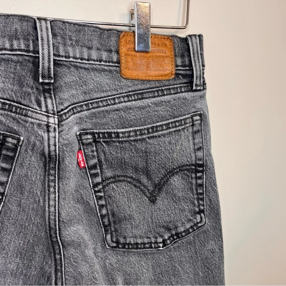 Levi Women’s Wedgie Icon Fit Straight Jean 26 - Picture 8 of 10